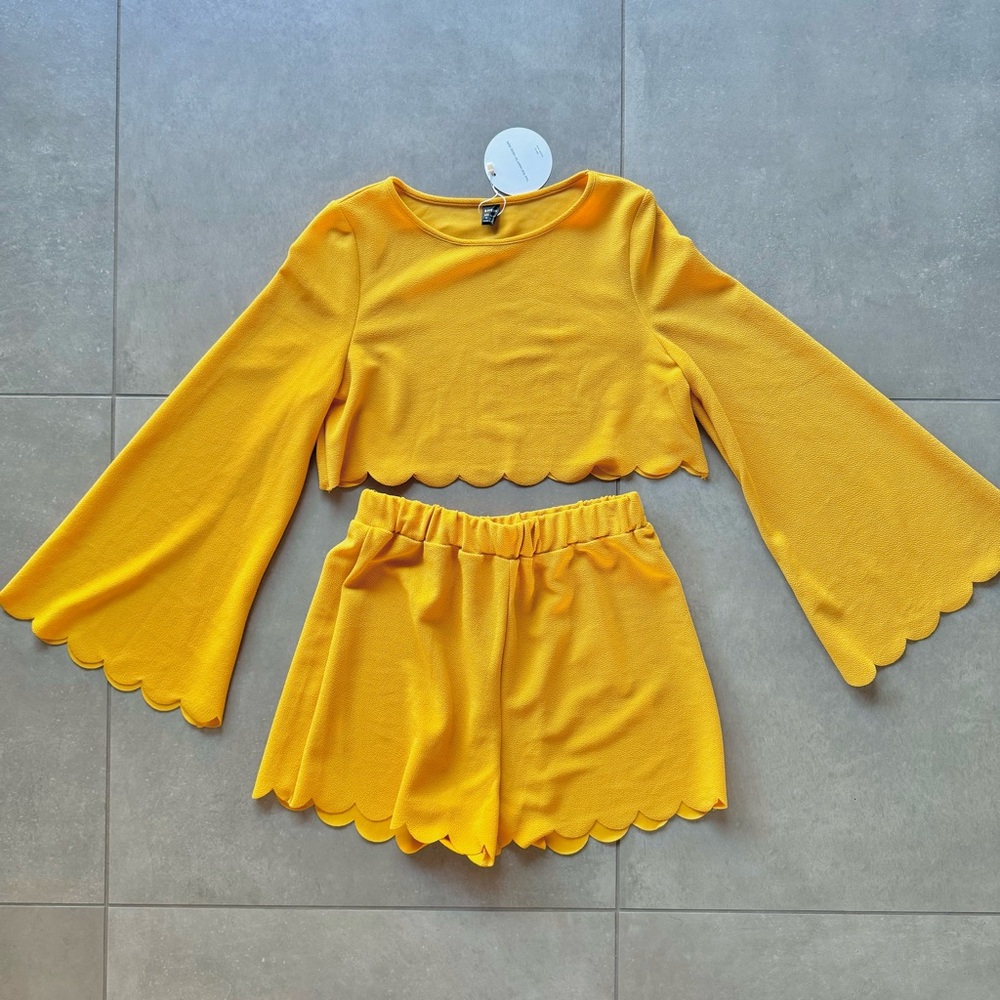NWT 2 Piece Yellow Outfit